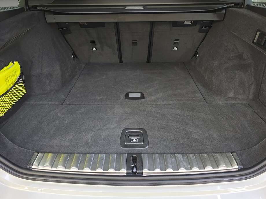 BMW 318d (Bild 7/18)