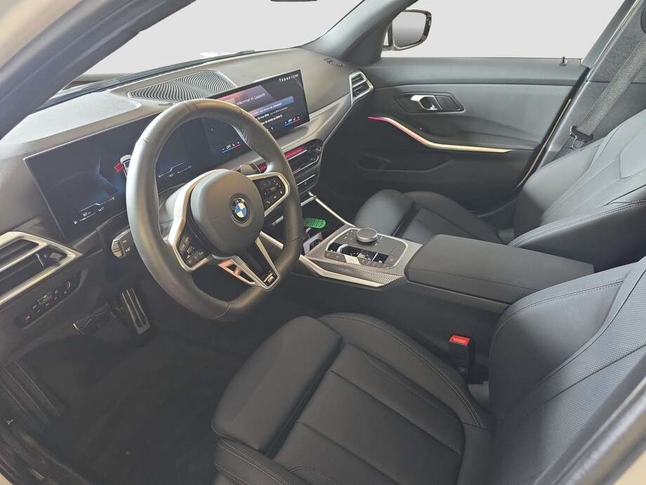 BMW 320d (Bild 2/18)