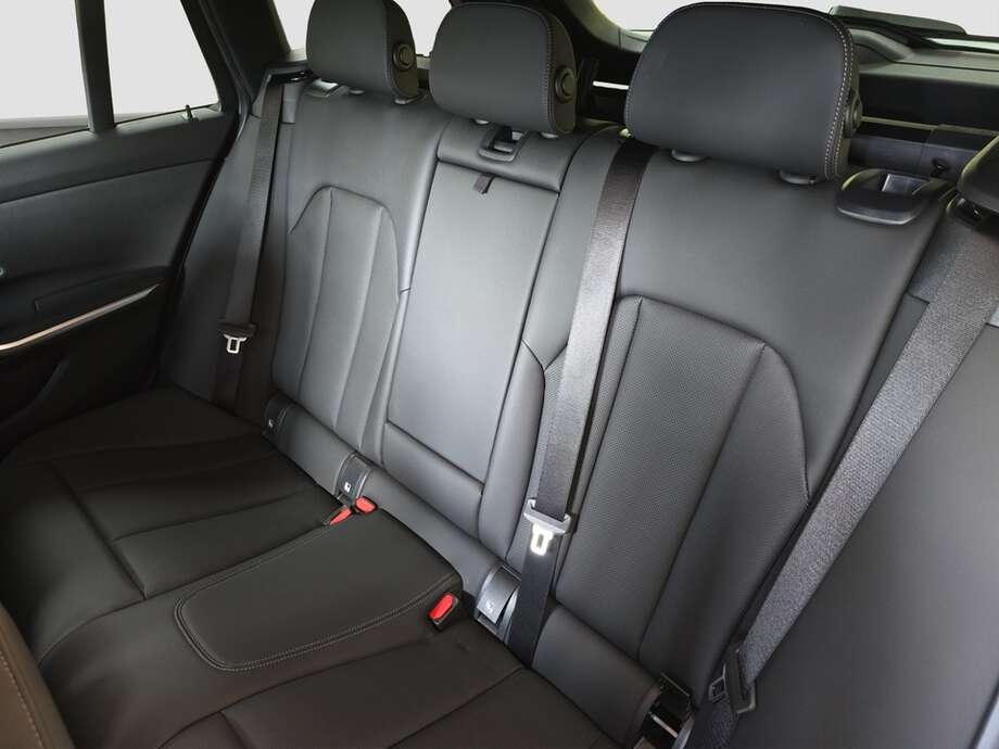 BMW 320d (Bild 6/18)