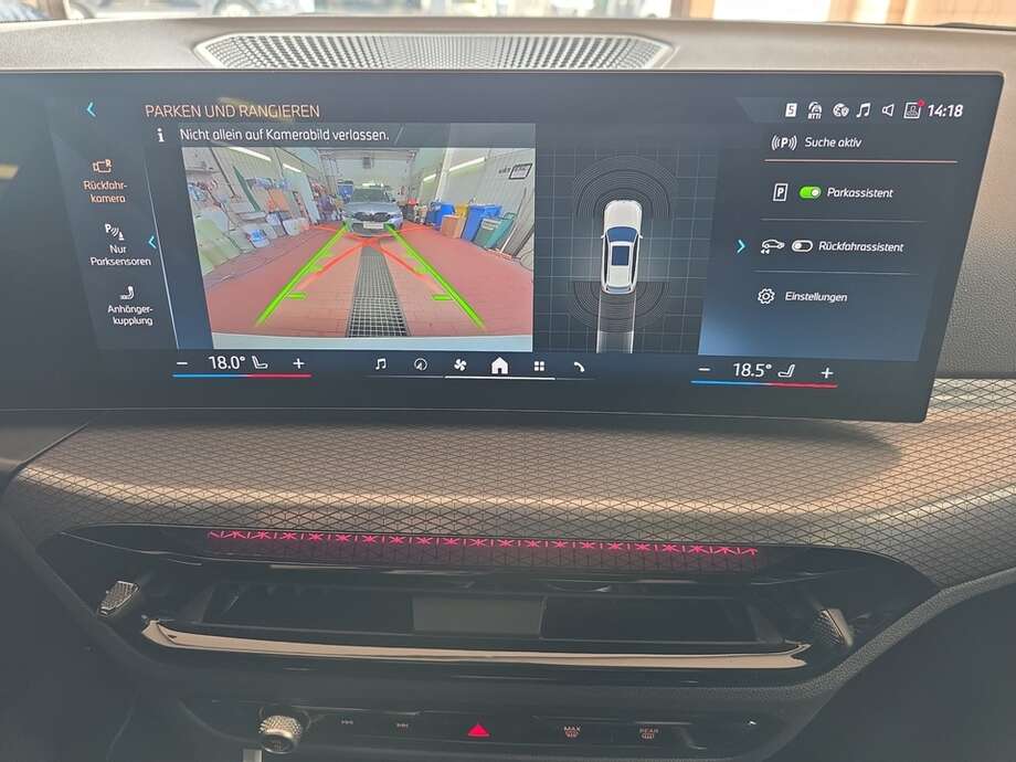 BMW 320d (Bild 10/18)