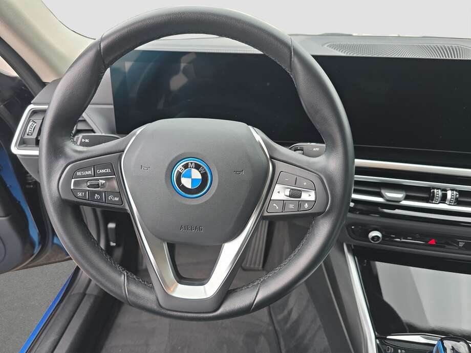 BMW i4 (Bild 4/18)