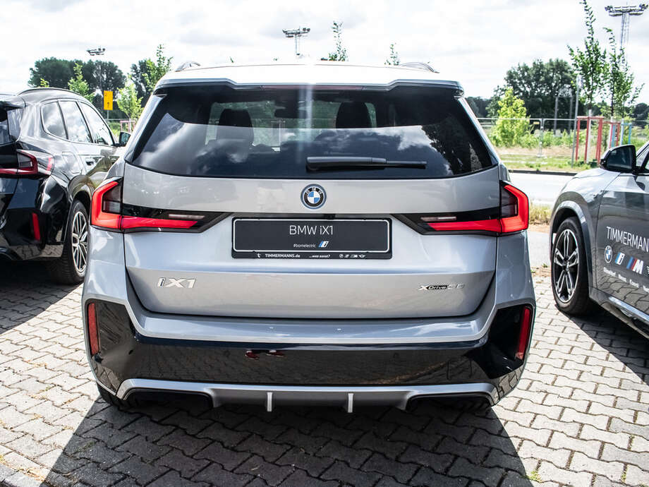 BMW iX1 xDrive30 (Bild 14/19)