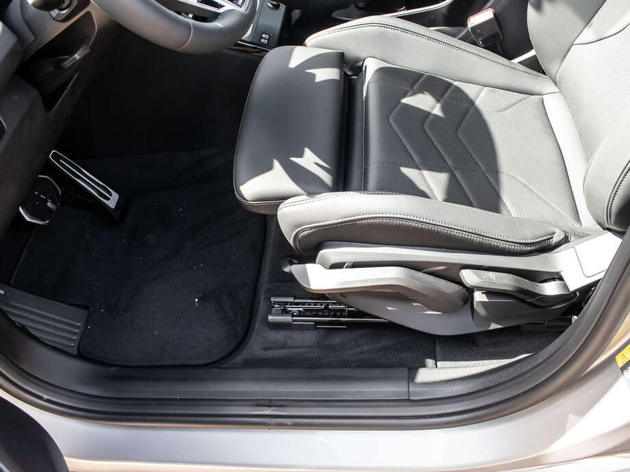 BMW iX1 xDrive30 (Bild 5/19)