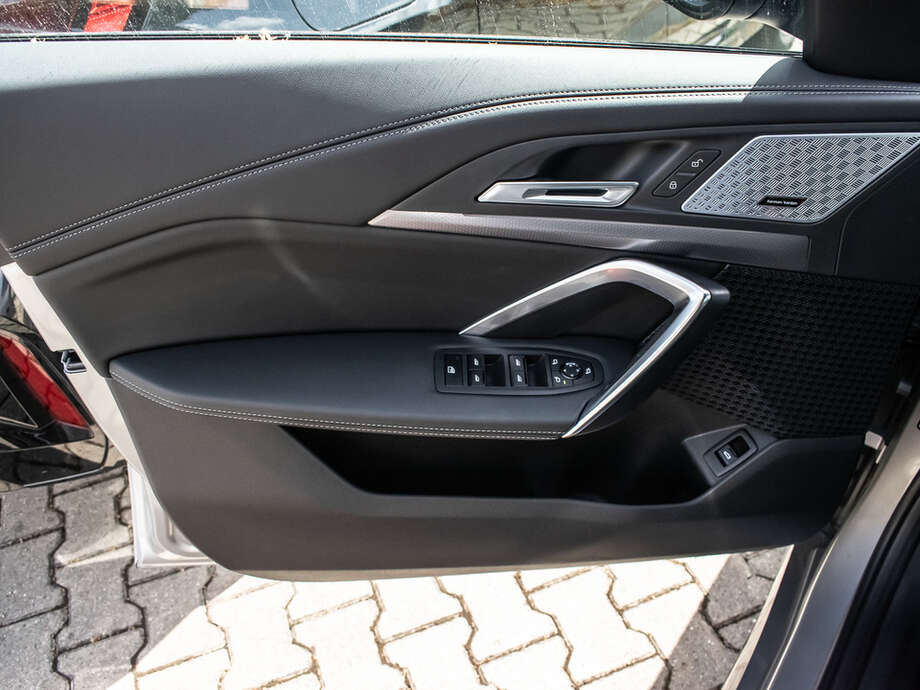 BMW iX1 xDrive30 (Bild 8/19)