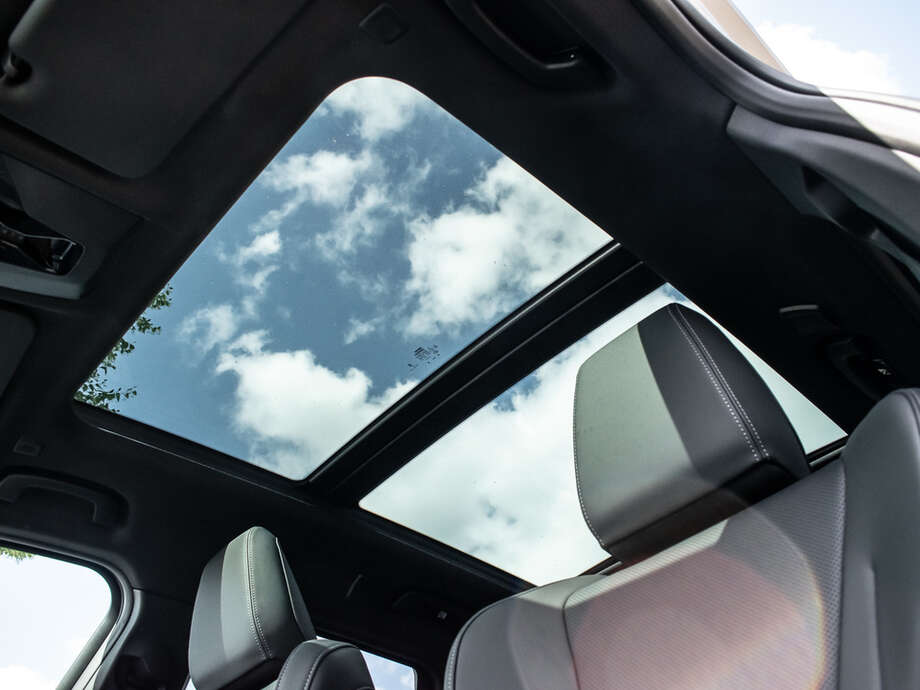 BMW iX1 xDrive30 (Bild 10/19)
