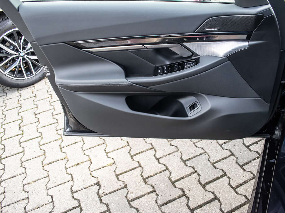 BMW 520d (Bild 8/19)