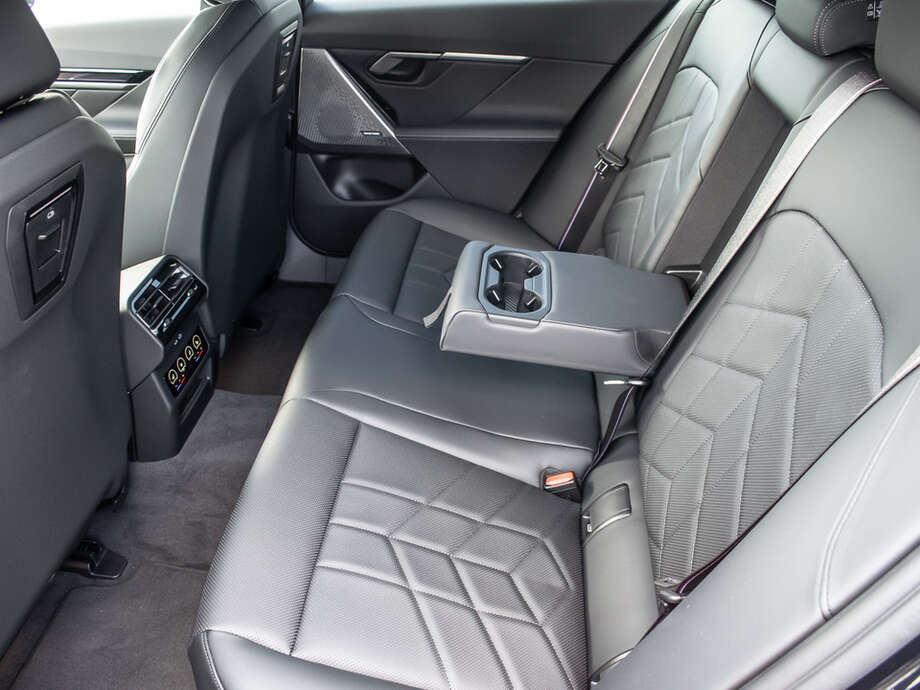 BMW 520d (Bild 11/19)