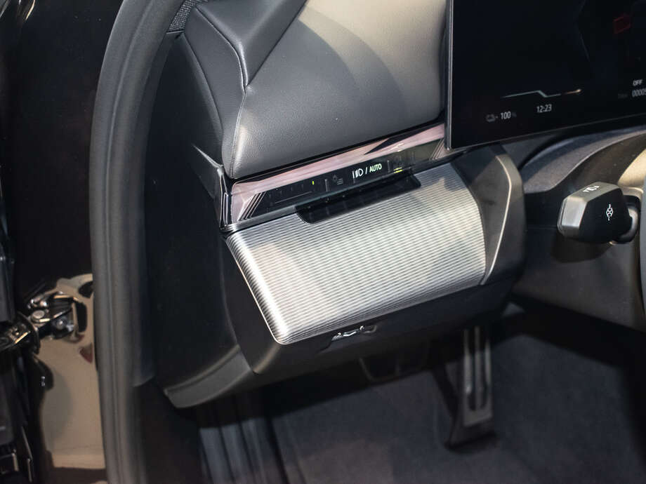 BMW i5 eDrive40 Limousine (Bild 6/18)