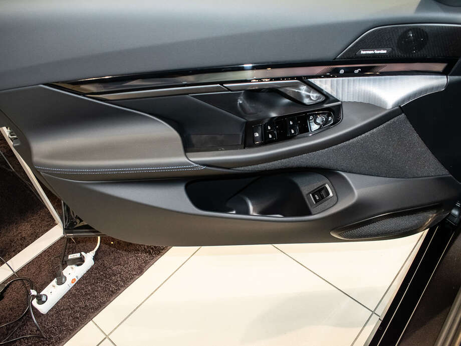 BMW i5 eDrive40 Limousine (Bild 8/18)