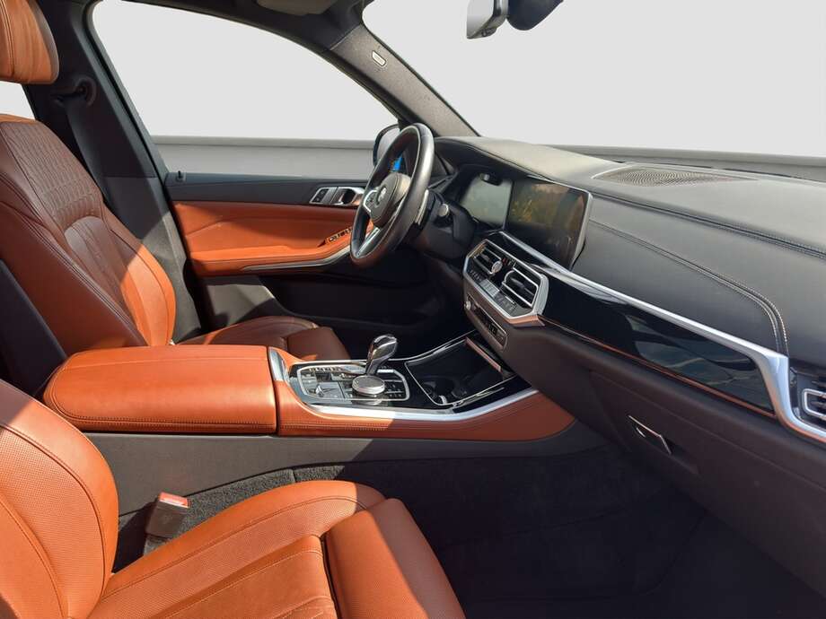 BMW X5 (Bild 8/18)