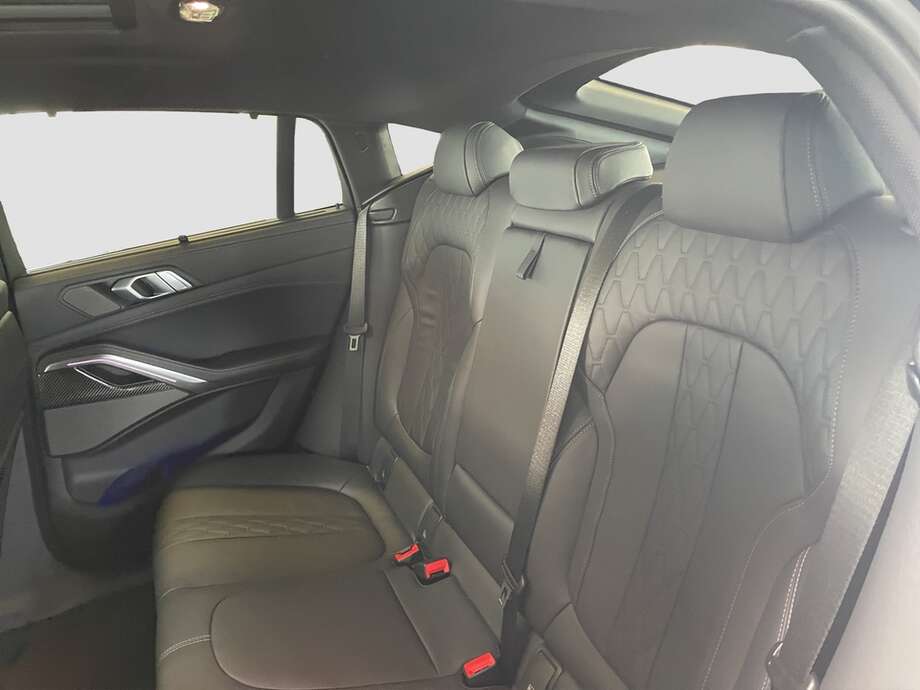 BMW X6 (Bild 6/16)