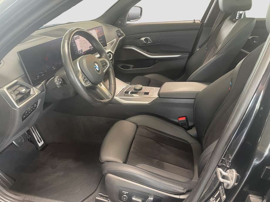 BMW 330i (Bild 4/17)