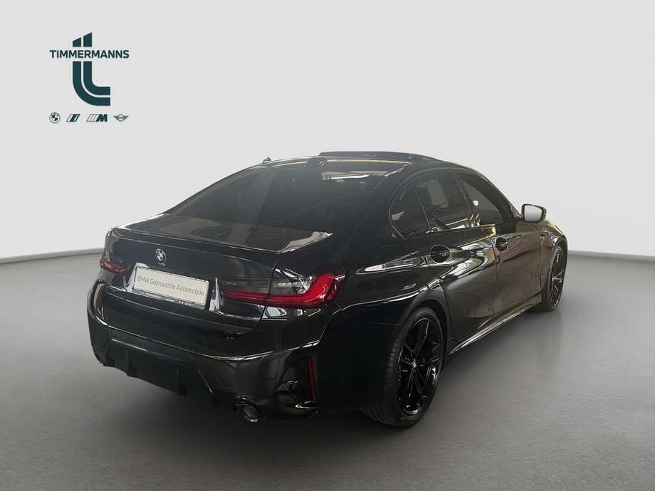 BMW 330i (Bild 12/18)