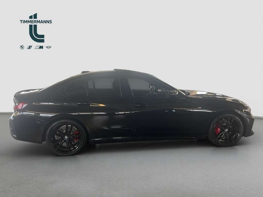 BMW 330i (Bild 13/18)
