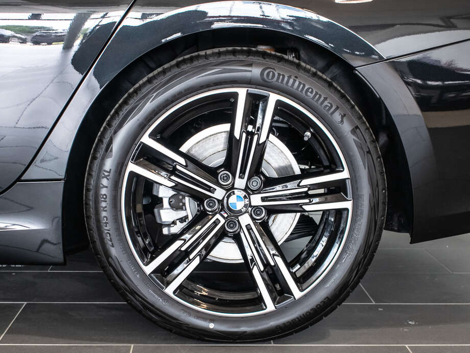 BMW 320d (Bild 10/16)