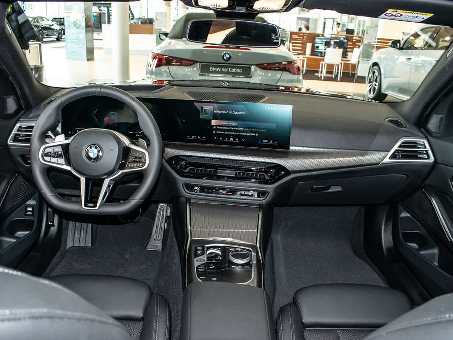 BMW 320d (Bild 13/16)