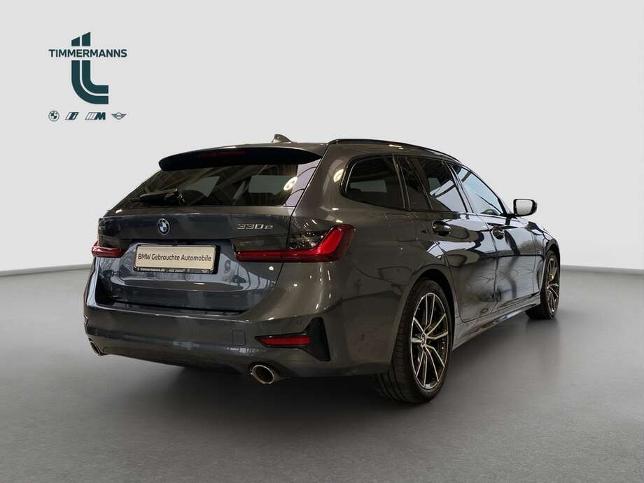 BMW 330e (Bild 20/24)