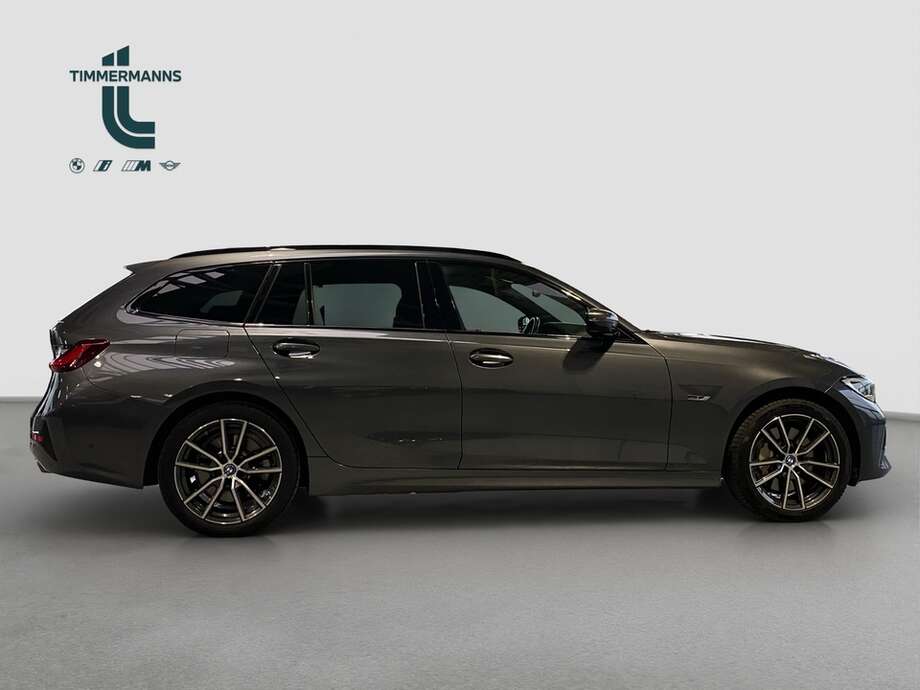 BMW 330e (Bild 21/24)