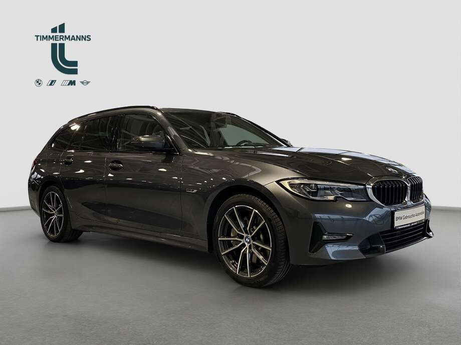 BMW 330e (Bild 22/24)