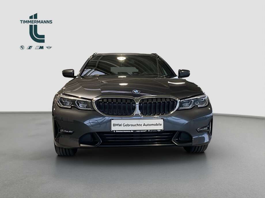 BMW 330e (Bild 23/24)