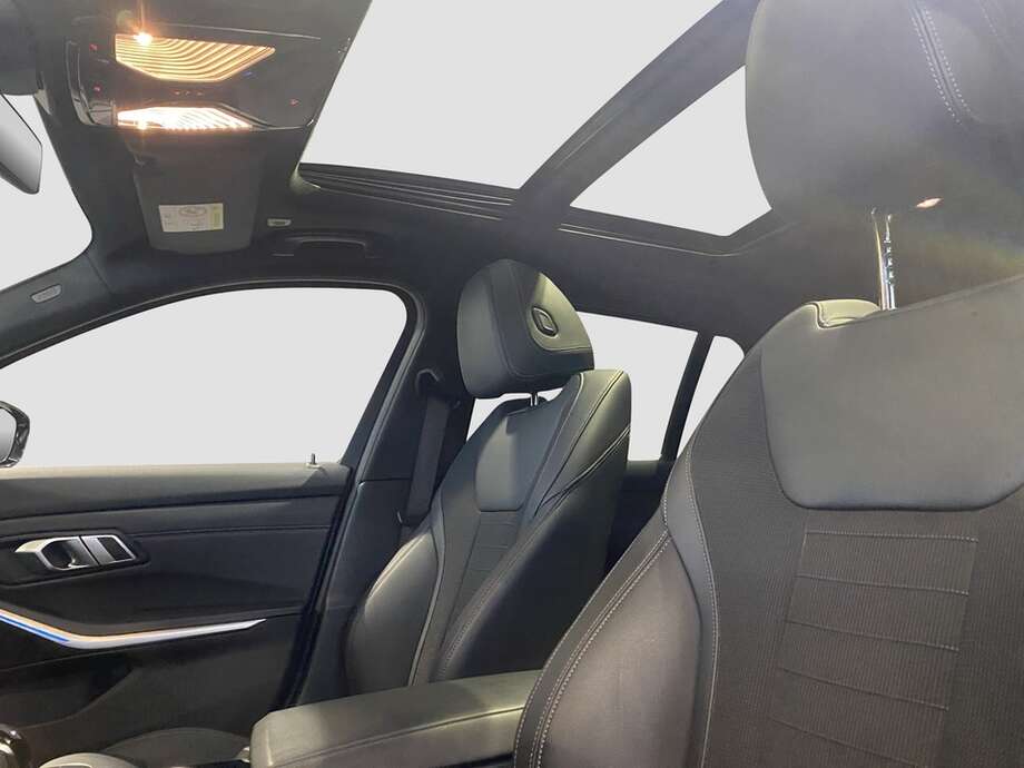 BMW 330e (Bild 3/24)