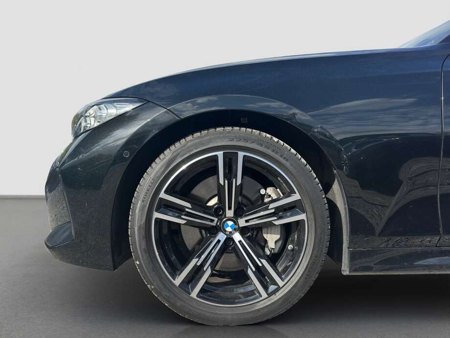 BMW 330i (Bild 18/18)