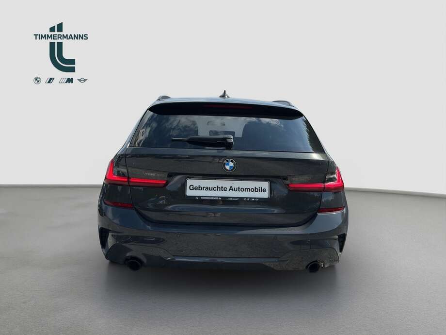 BMW 330i (Bild 11/16)