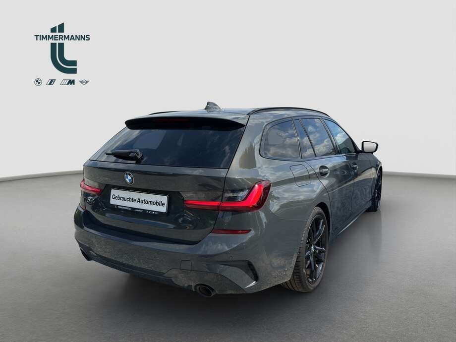 BMW 330i (Bild 12/16)