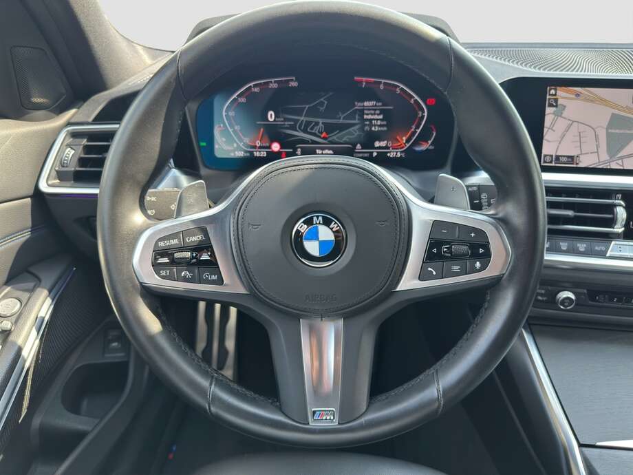 BMW 330i (Bild 3/16)