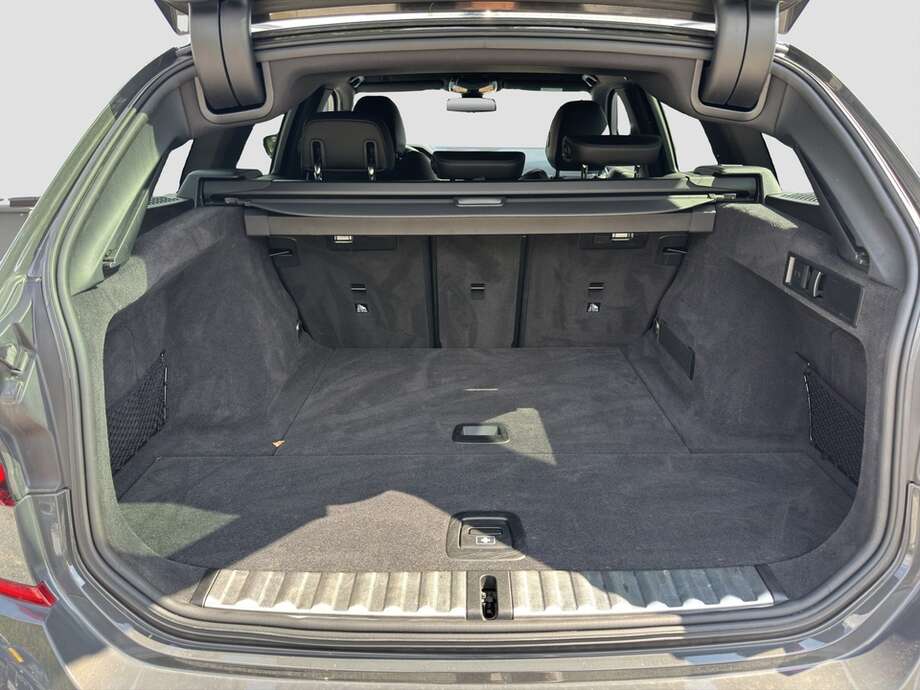 BMW 330i (Bild 6/16)