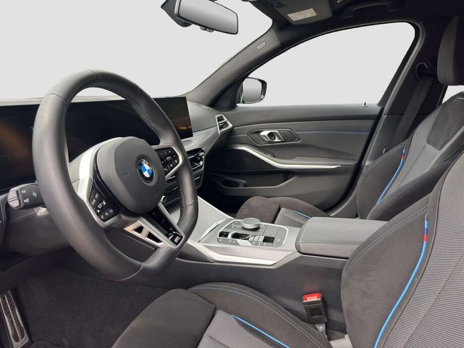 BMW 330i xDrive (Bild 2/2)
