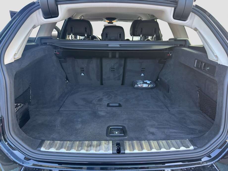 BMW 320d (Bild 7/16)