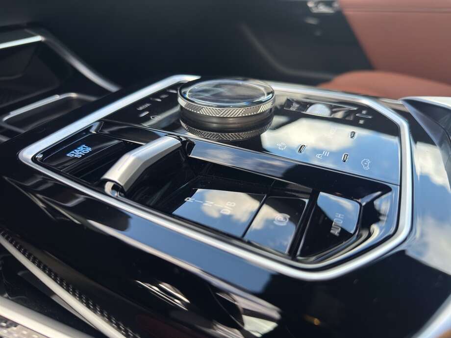 BMW i7 xDrive60 (Bild 10/23)