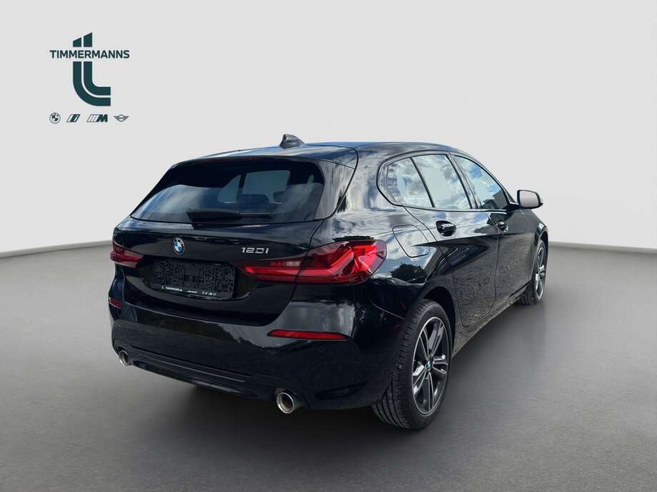 BMW 120i (Bild 10/14)