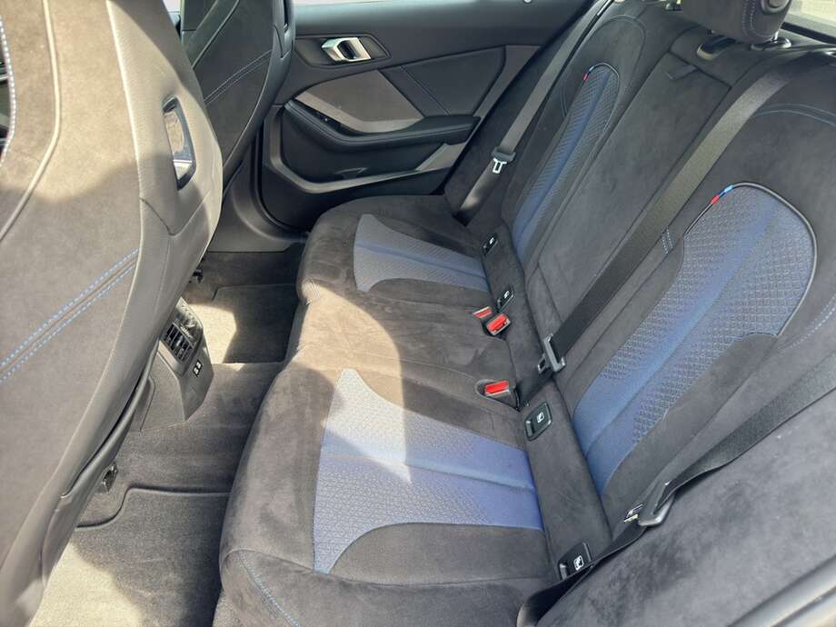 BMW 118d (Bild 6/23)