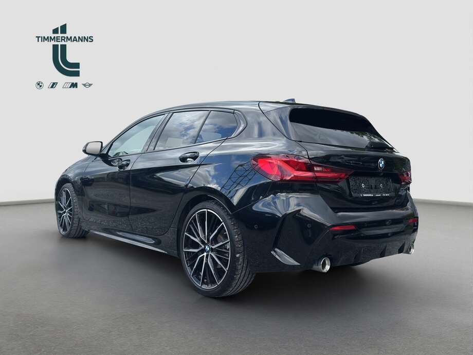 BMW 118d (Bild 10/17)