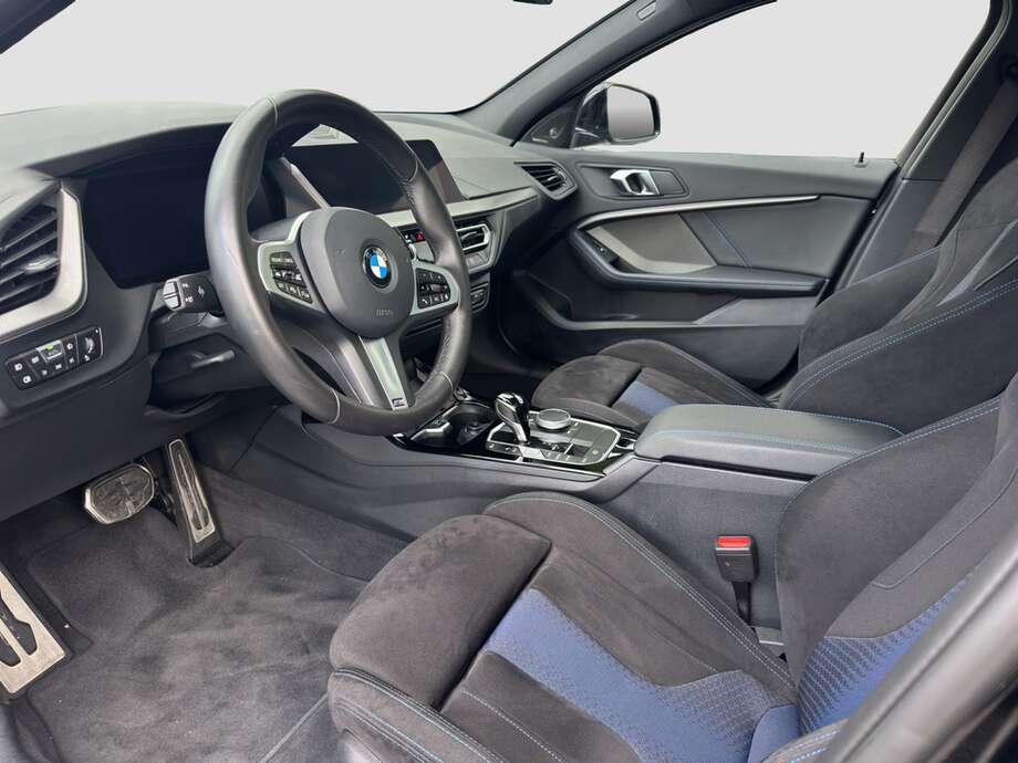 BMW 118d (Bild 16/17)