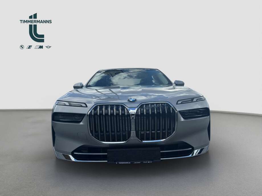 BMW 740d xDrive (Bild 21/22)