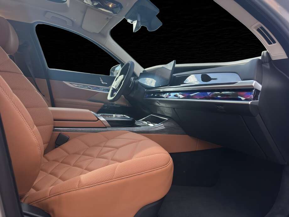 BMW 740d xDrive (Bild 8/22)