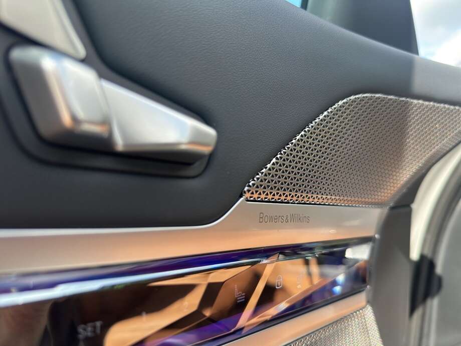 BMW 740d xDrive (Bild 11/22)