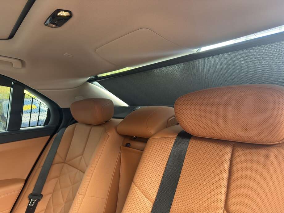 BMW 740d xDrive (Bild 15/22)