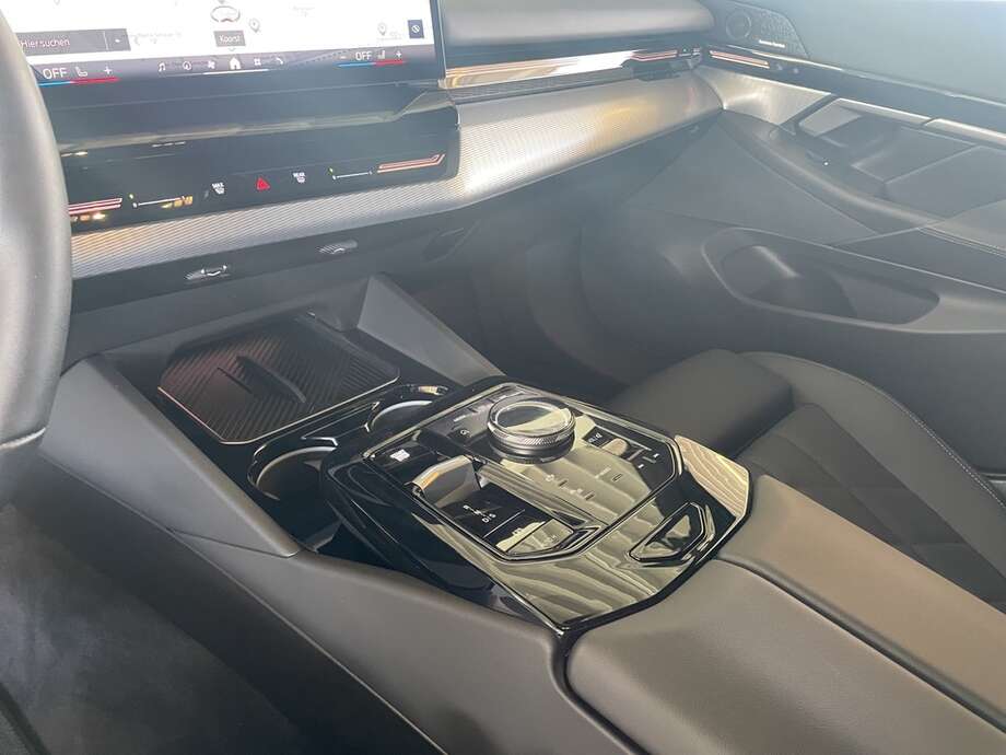 BMW 520d (Bild 9/18)