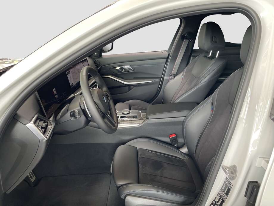 BMW 330i xDrive (Bild 2/2)