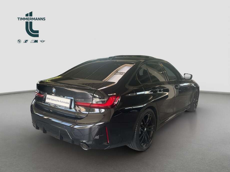 BMW 330i (Bild 13/17)