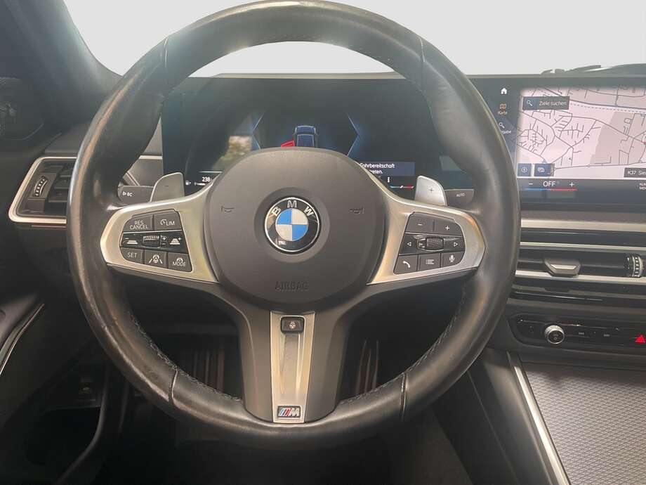 BMW 330i (Bild 2/17)