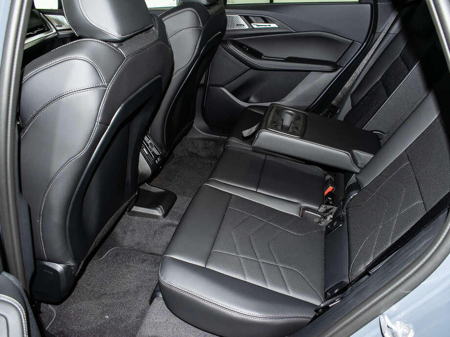 BMW 220 Active Tourer (Bild 10/20)