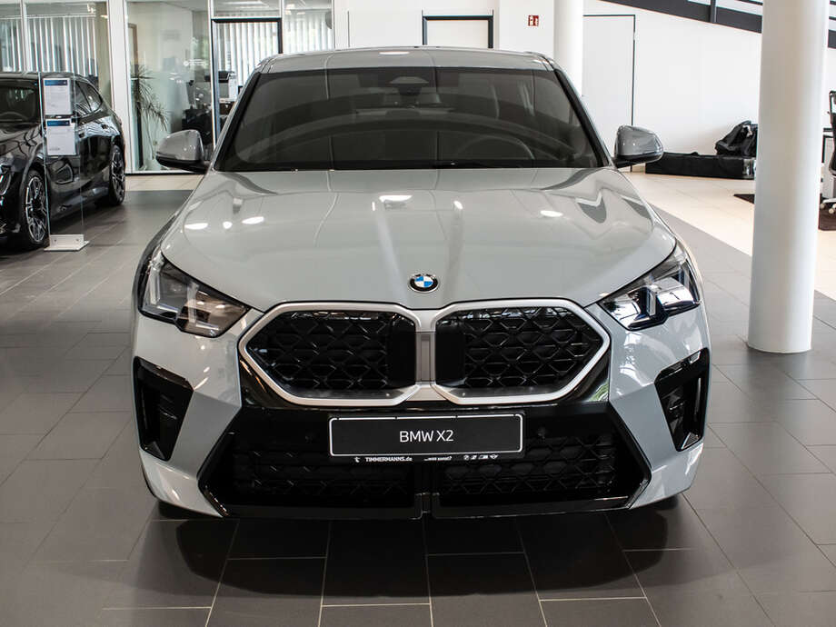 BMW X2 (Bild 9/18)