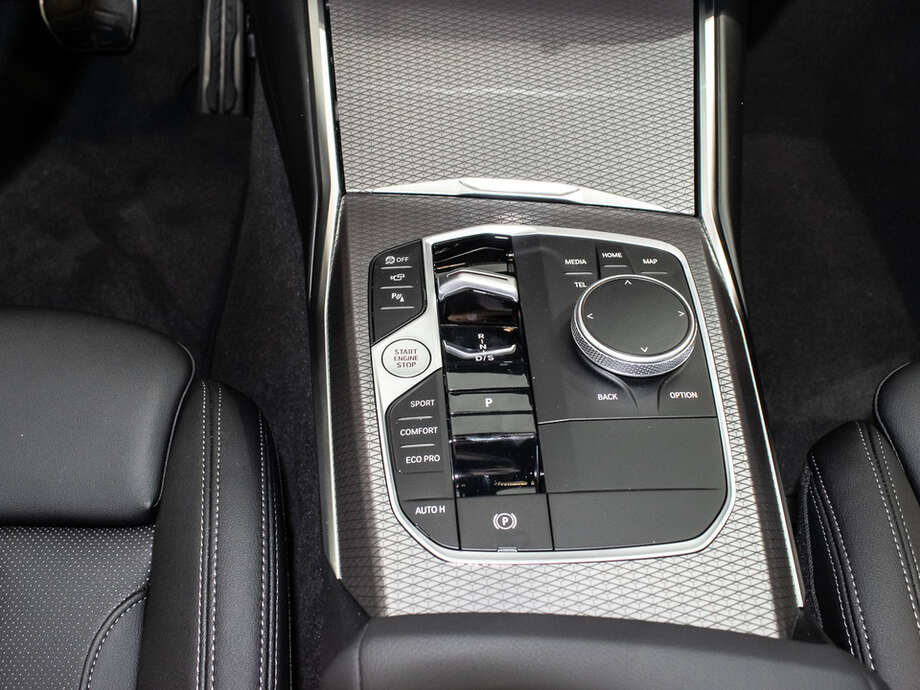 BMW 320d (Bild 4/20)