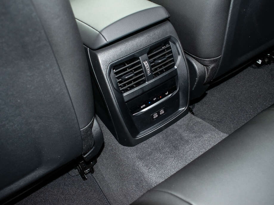 BMW 320d (Bild 11/20)