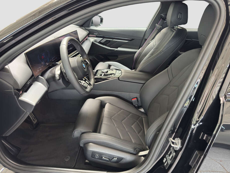 BMW 520d (Bild 2/18)